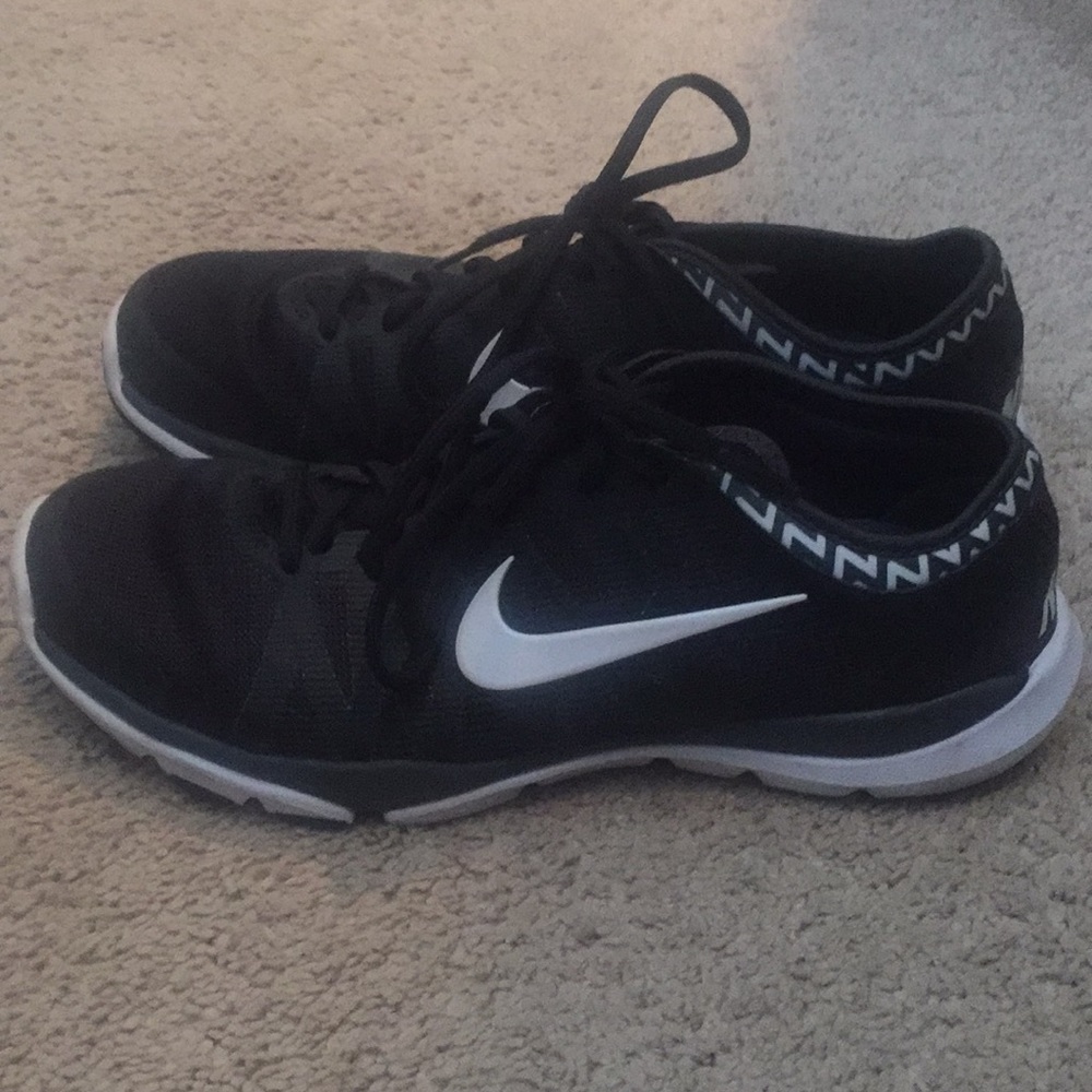 Women’s Nike Running Shoe - Flex Supreme TR3
